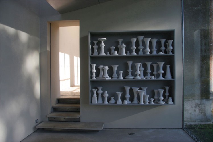 ‘Vases for a Painter of Still Lives’, 2003-04, clay, wood, paint, 166.5cm x 191cm x 32cm installation at Roche Court, New Art Centre & Sculpture Park