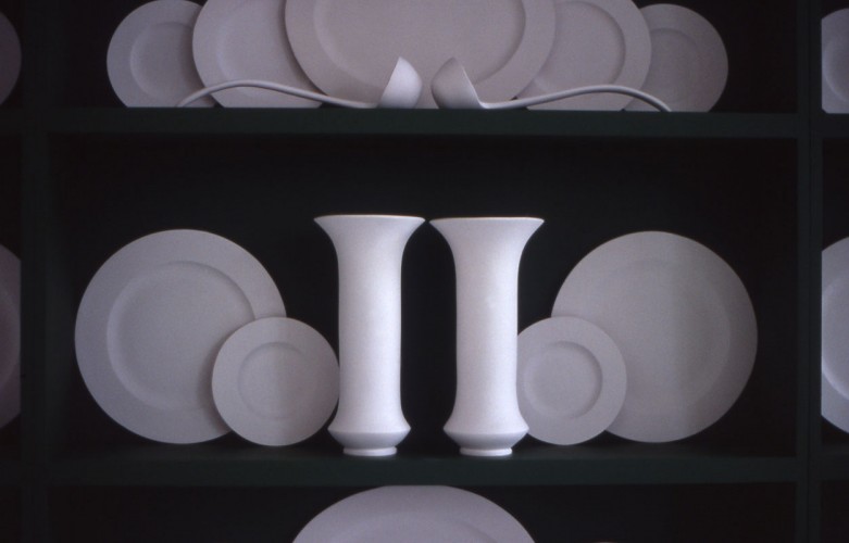 ‘Property of a Lady’, 2002-03, clay, wood, paint, 307 x 500 x 27cm, (197 pieces), Private Collection Italy, installation at Linding in Paludetto Gallery, Nuremburg, 2002-03